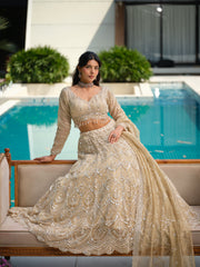 Royal Poise