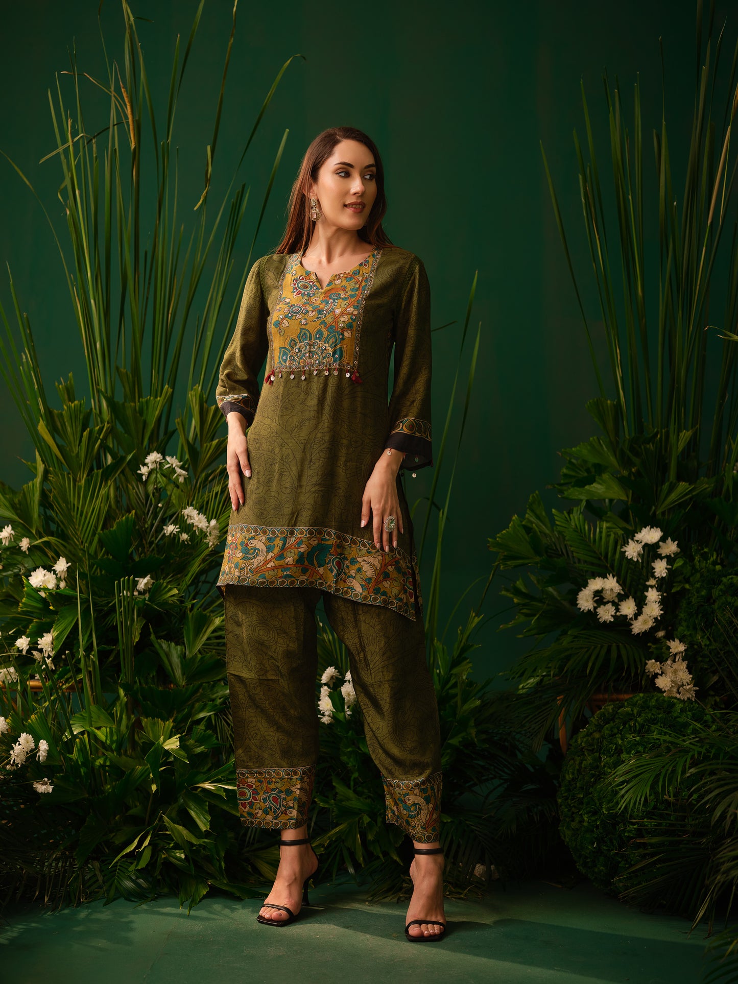 Vedanta Art Kurti Set